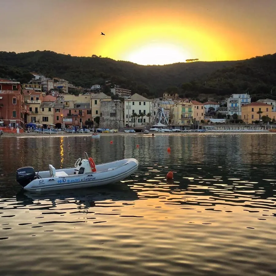 Appartamento Magico Nel Centro Del Borgo L'Ancora. Laigueglia Italy