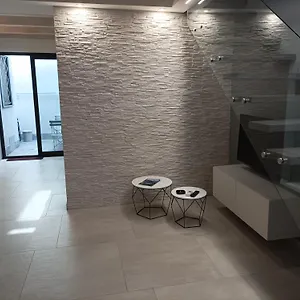 Carlo's , Aeroporto di Catania Fontana Rossa Italia